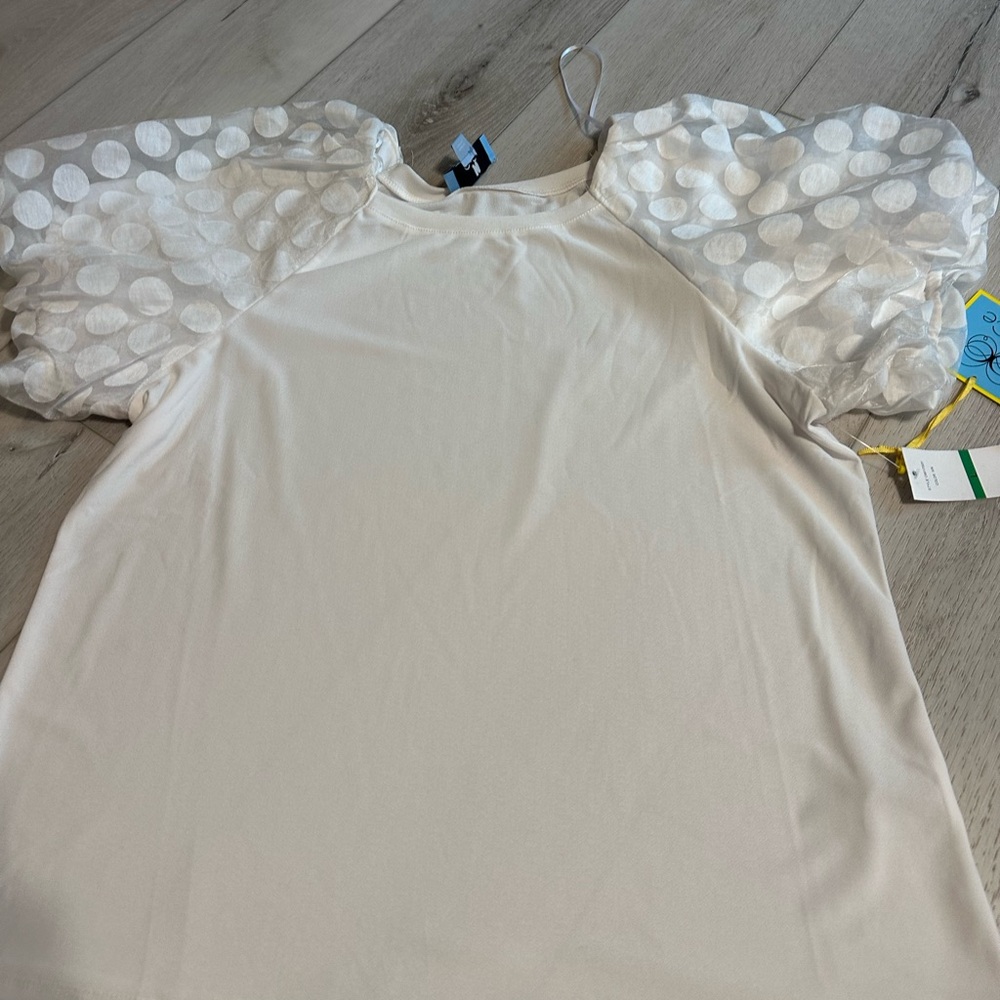 White puff sleeve blouse